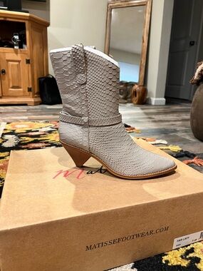 Matisse Light Gray Faux-Snakeskin Western Ankle Boot